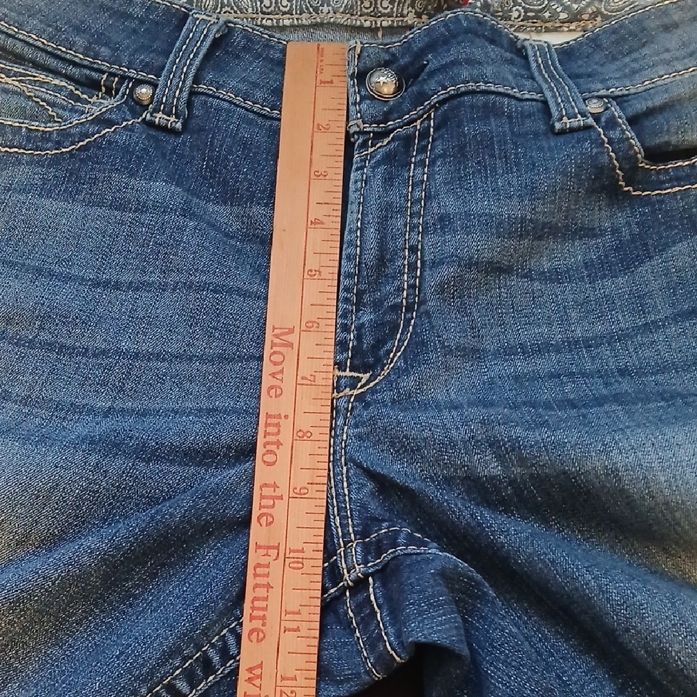 Ariat Women's Classic Blue Straight Leg Jeans - Picture 3 of 9